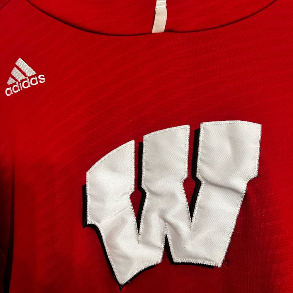 Wisconsin Badgers Sweater Adult Medium Red White Hoodie Sweatshirt Adidas Mens - Picture 2 of 6